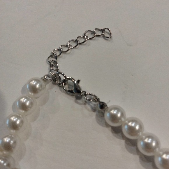 Faux Pearl and stretch Bracelet set 16" to 18" adjustable necklace - Picture 4 of 4